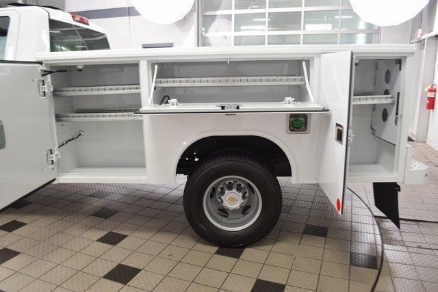 2025 Chevrolet Silverado 3500 HD Chassis Cab Work Truck - 22881944 - 23