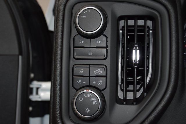 2025 Chevrolet Silverado 3500 HD Chassis Cab Work Truck - 22881946 - 24