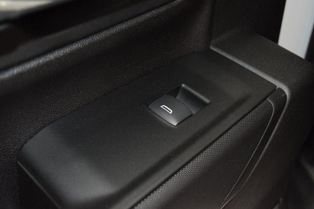 2025 Chevrolet Silverado 3500 HD Chassis Cab Work Truck - 22881946 - 32