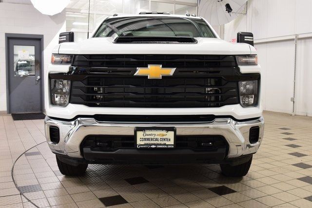 2025 Chevrolet Silverado 3500HD Work Truck photo 2