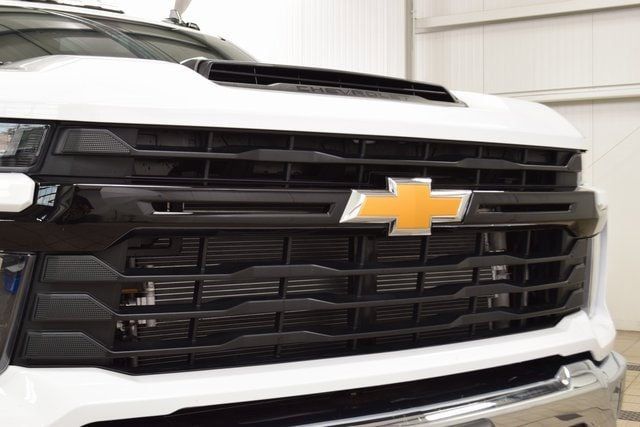 2025 Chevrolet Silverado 3500HD Work Truck photo 5