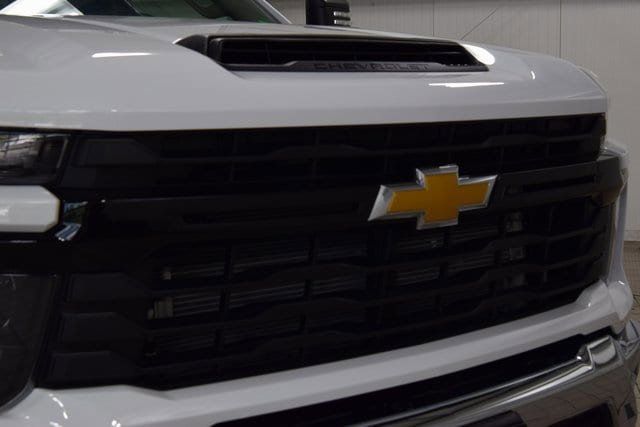 2025 Chevrolet Silverado 3500HD Work Truck photo 5