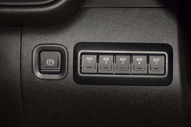 2025 Chevrolet Silverado 3500 HD Chassis Cab Work Truck - 22894730 - 24