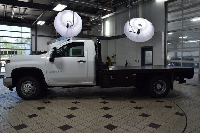2025 Chevrolet Silverado 3500HD Work Truck photo 3