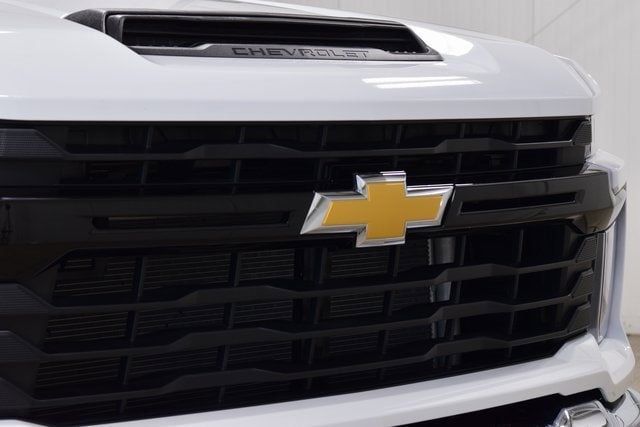 2025 Chevrolet Silverado 3500HD Work Truck photo 5