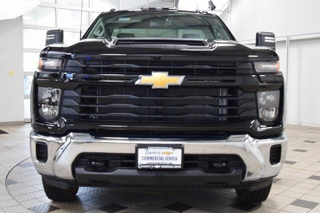 2025 Chevrolet Silverado 3500HD Work Truck photo 2