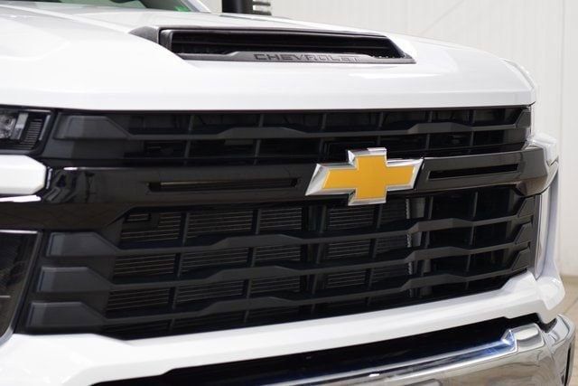 2025 Chevrolet Silverado 3500 HD Chassis Cab Work Truck - 22920482 - 4