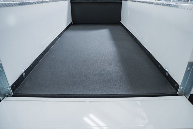 2025 Chevrolet Silverado 3500 HD Chassis Cab Work Truck - 22927335 - 26