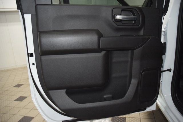 2025 Chevrolet Silverado 3500 HD Chassis Cab Work Truck - 22929861 - 34