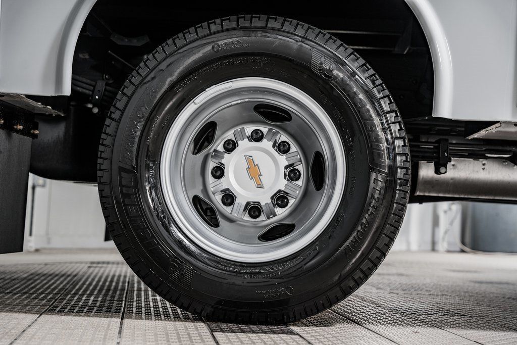 2025 Chevrolet Silverado 3500 HD Chassis Cab Work Truck - 22931335 - 16