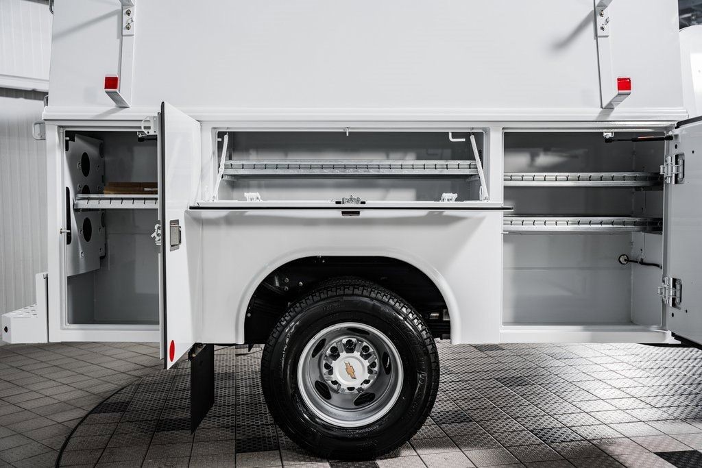 2025 Chevrolet Silverado 3500 HD Chassis Cab Work Truck - 22931335 - 18