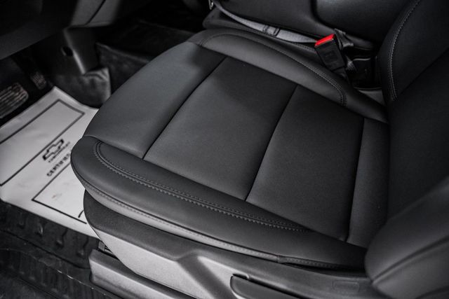 2025 Chevrolet Silverado 3500 HD Chassis Cab Work Truck - 22931335 - 36