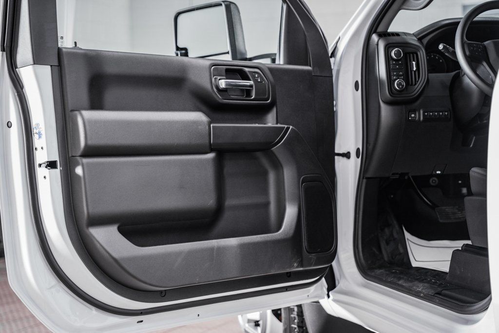 2025 Chevrolet Silverado 3500 HD Chassis Cab Work Truck - 22931335 - 37