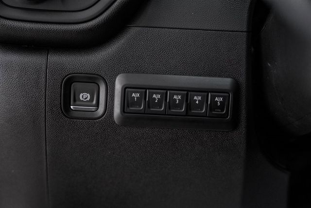 2025 Chevrolet Silverado 3500 HD Chassis Cab Work Truck - 22931335 - 40