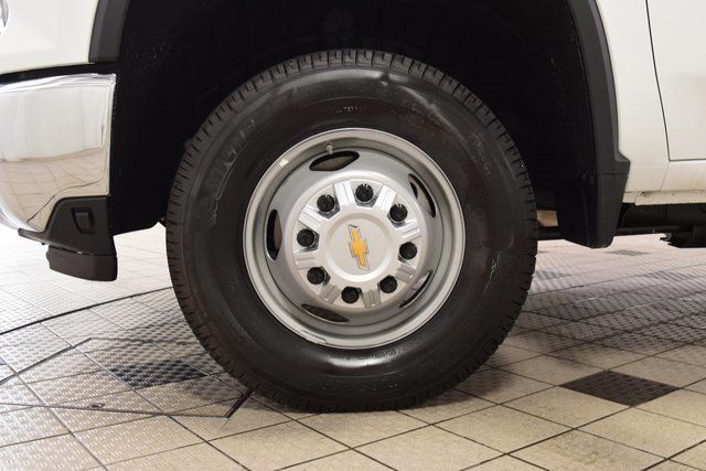 2025 Chevrolet Silverado 3500 HD Chassis Cab Work Truck - 22937864 - 17