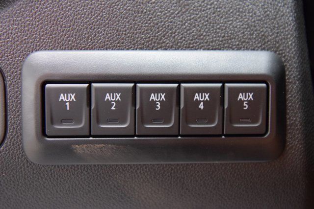 2025 Chevrolet Silverado 3500 HD Chassis Cab Work Truck - 22938436 - 28