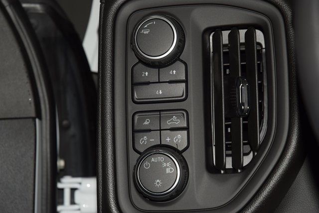 2025 Chevrolet Silverado 3500 HD Chassis Cab Work Truck - 22949685 - 25