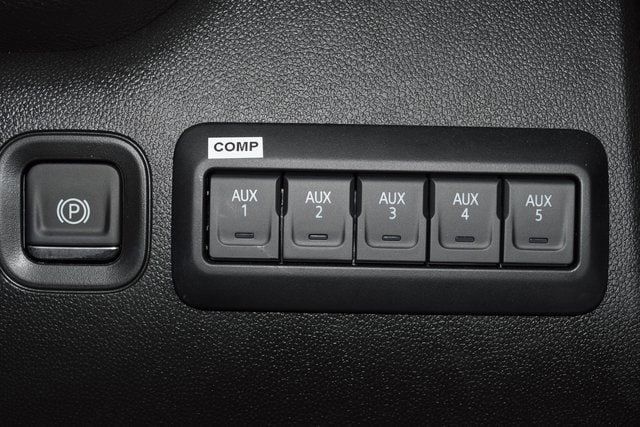 2025 Chevrolet Silverado 3500 HD Chassis Cab Work Truck - 22962731 - 34