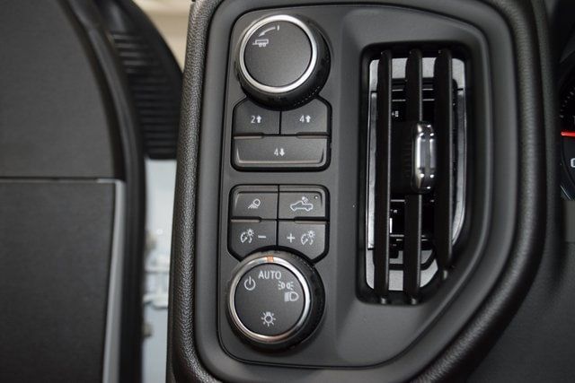 2025 Chevrolet Silverado 3500 HD Chassis Cab Work Truck - 22966003 - 29