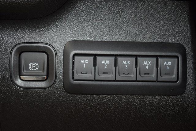 2025 Chevrolet Silverado 3500 HD Chassis Cab Work Truck - 22966004 - 30