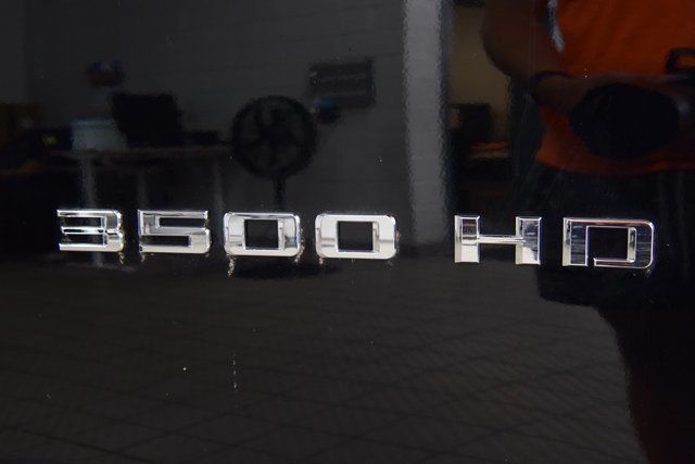 2025 Chevrolet Silverado 3500 HD Chassis Cab Work Truck - 22975762 - 9