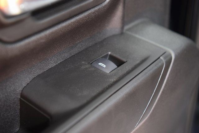 2025 Chevrolet Silverado 3500 HD Chassis Cab Work Truck - 22975762 - 35