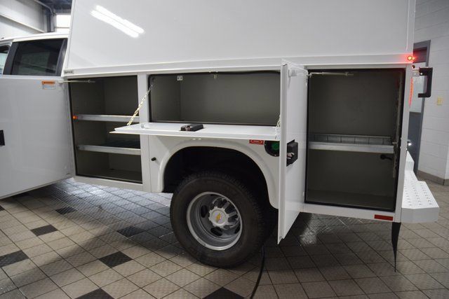 2025 Chevrolet Silverado 3500 HD Chassis Cab Work Truck - 22975765 - 39
