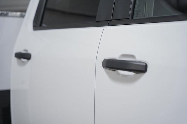 2025 Chevrolet Silverado 3500 HD Chassis Cab Work Truck - 22975766 - 13