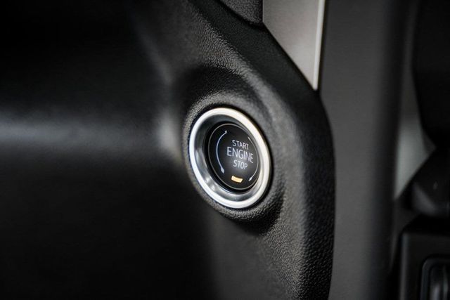 2025 Chevrolet Silverado 3500 HD Chassis Cab Work Truck - 22975766 - 25