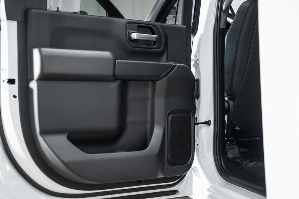 2025 Chevrolet Silverado 3500 HD Chassis Cab Work Truck - 22975766 - 33