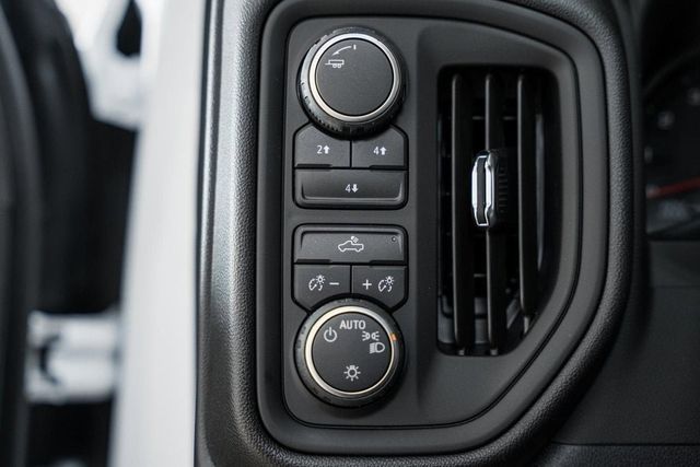 2025 Chevrolet Silverado 3500 HD Chassis Cab Work Truck - 22975766 - 36