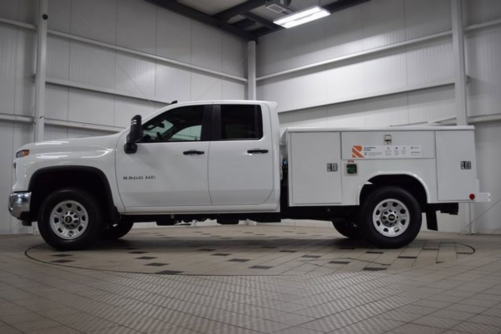 2025 Chevrolet Silverado 3500HD Work Truck photo 4