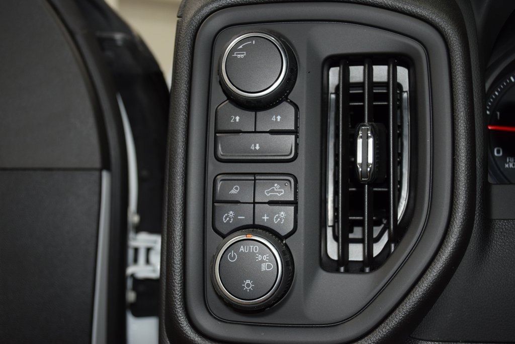 2025 Chevrolet Silverado 3500HD 4WD Double Cab 162" Work Truck - 22945236 - 35