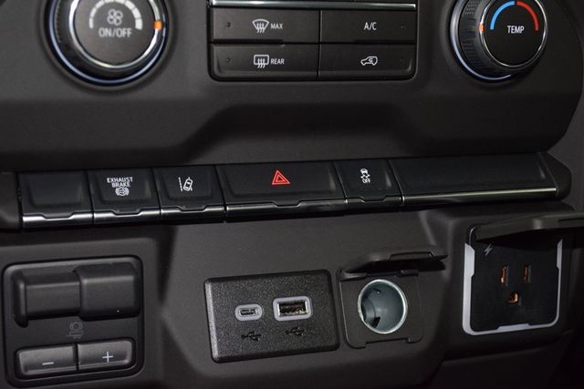 2025 Chevrolet Silverado 3500HD 4WD Double Cab 162" Work Truck - 22949684 - 31