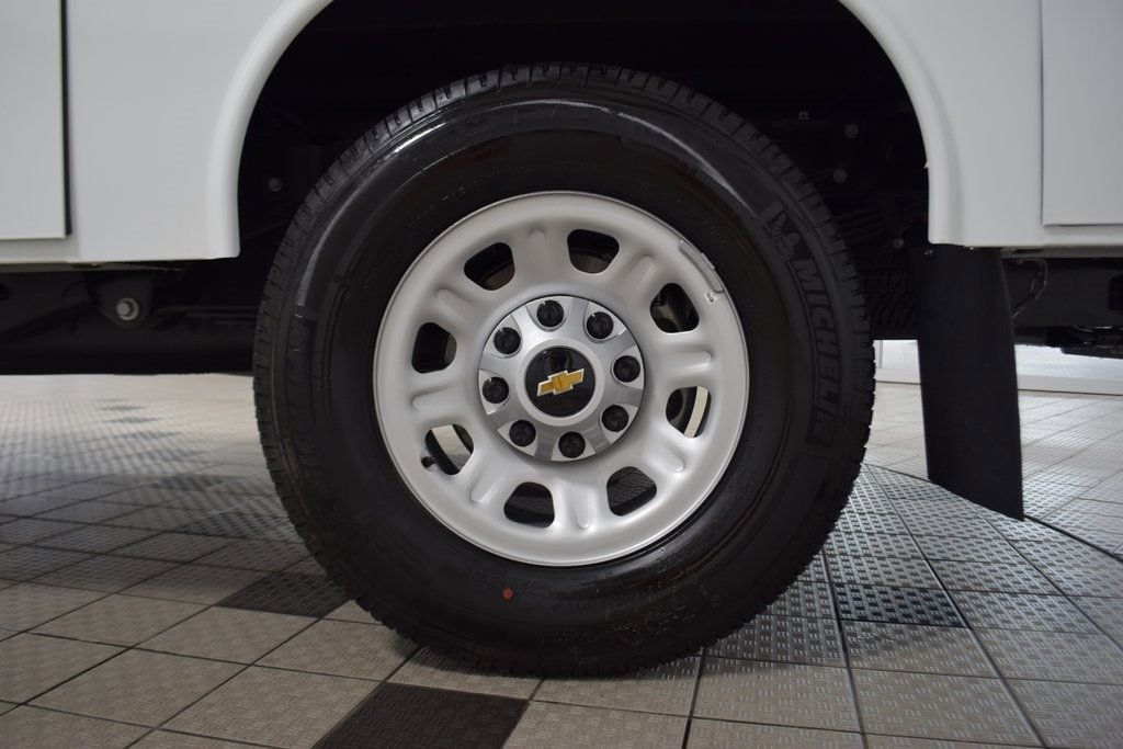 2025 Chevrolet Silverado 3500HD 4WD Double Cab 162" Work Truck - 22959311 - 26