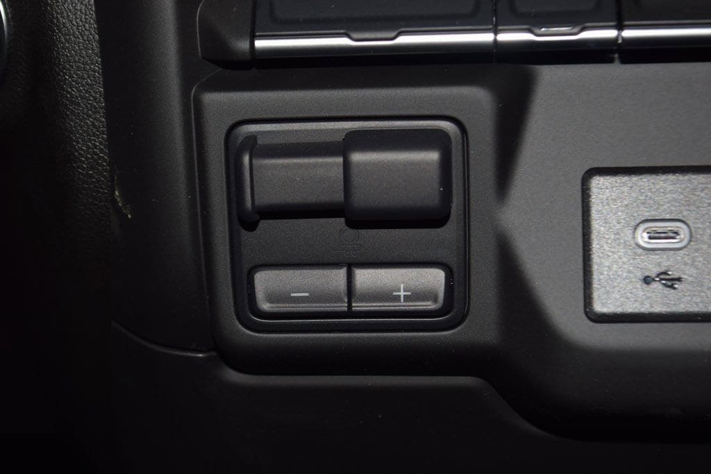 2025 Chevrolet Silverado 3500HD 4WD Double Cab 162" Work Truck - 22959311 - 32