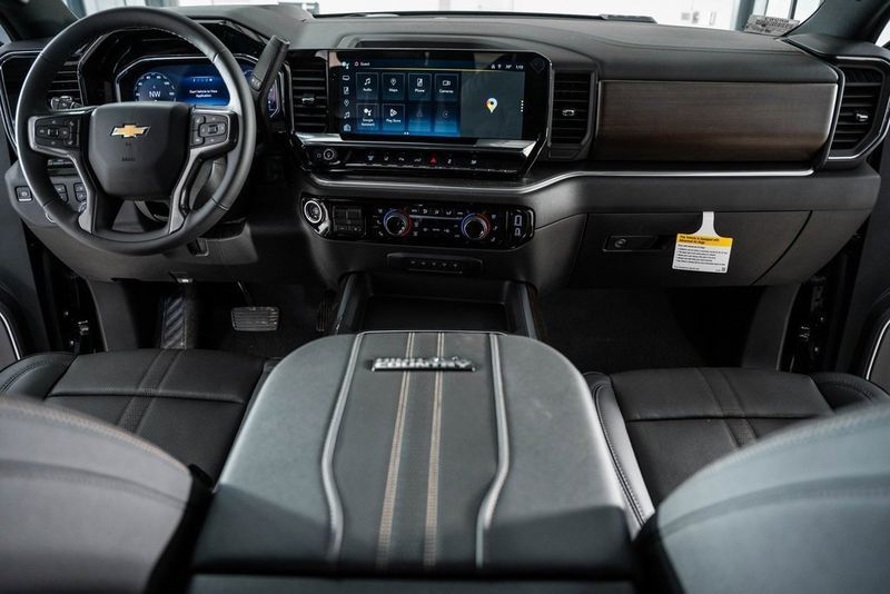 2025 Chevrolet Silverado 3500HD High Country DRW - 22868309 - 22