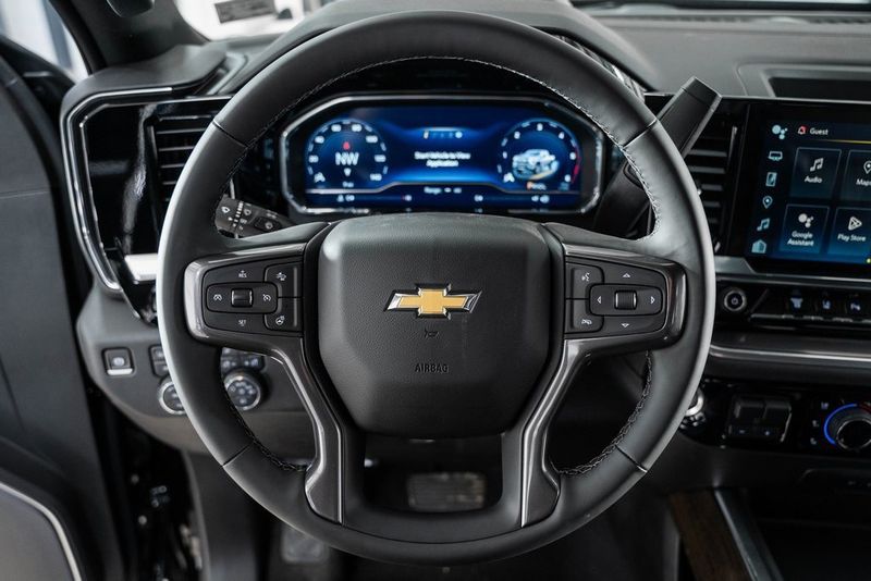 2025 Chevrolet Silverado 3500HD High Country DRW - 22868309 - 28