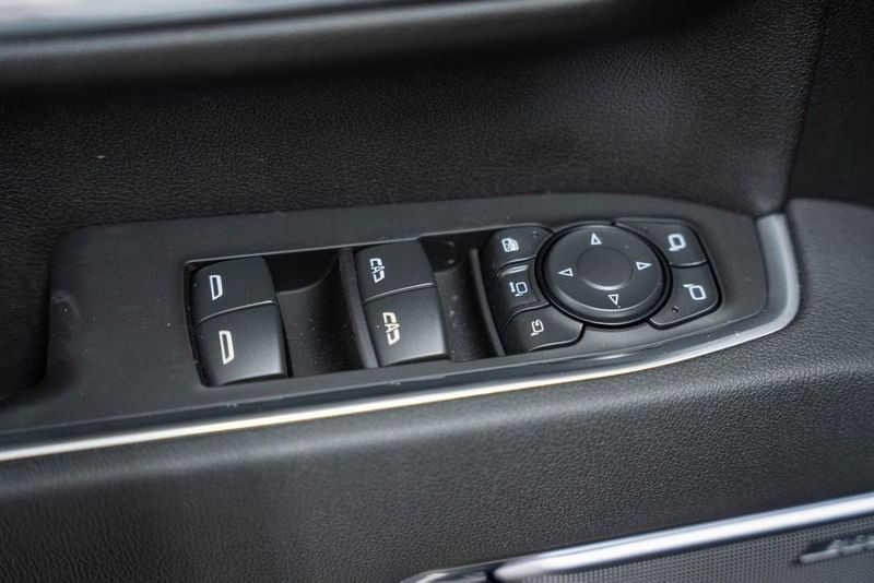 2025 Chevrolet Silverado 3500HD High Country DRW - 22868309 - 36