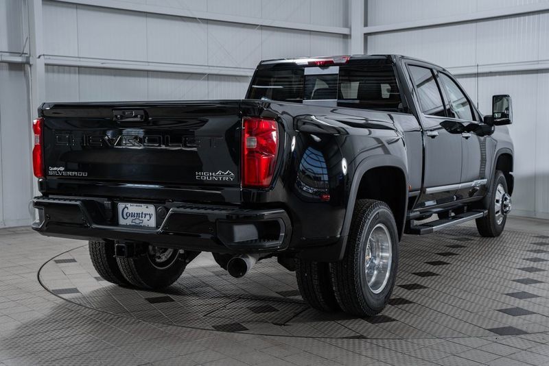 2025 Chevrolet Silverado 3500HD High Country DRW - 22868309 - 6