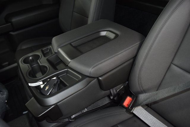 2025 Chevrolet Silverado 3500HD CC  - 22868328 - 21