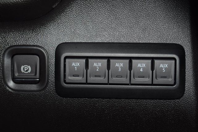 2025 Chevrolet Silverado 3500HD CC  - 22868328 - 28