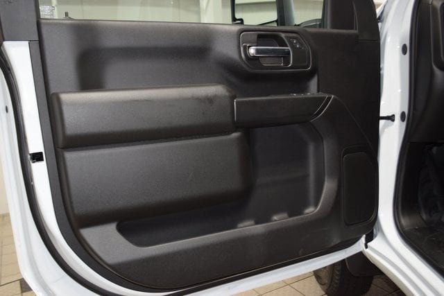 2025 Chevrolet Silverado 3500HD CC  - 22868328 - 34