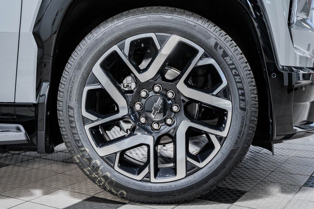 2025 Chevrolet Silverado EV e4WD Crew Cab Extended Range RST - 22812539 - 13