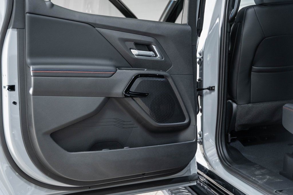 2025 Chevrolet Silverado EV e4WD Crew Cab Extended Range RST - 22812539 - 32