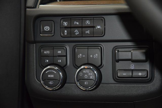 2025 Chevrolet Suburban 4WD 4dr High Country - 22900009 - 34