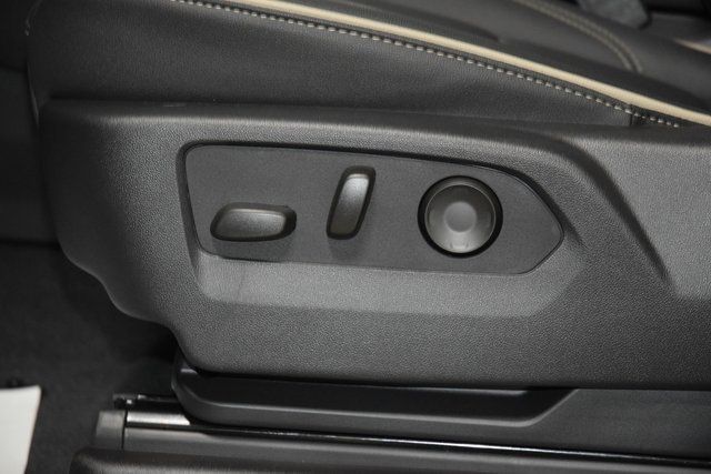 2025 Chevrolet Suburban 4WD 4dr Premier - 22899983 - 38