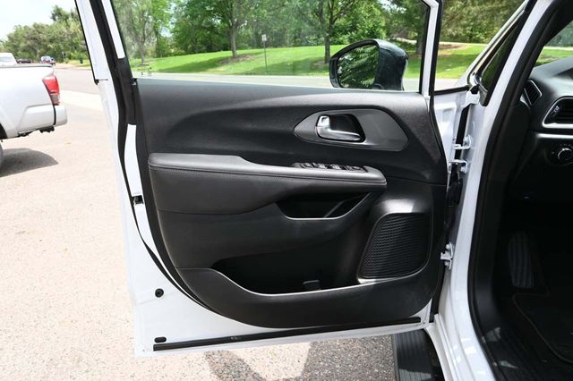 2025 Chrysler Voyager LX FWD - 22988984 - 26