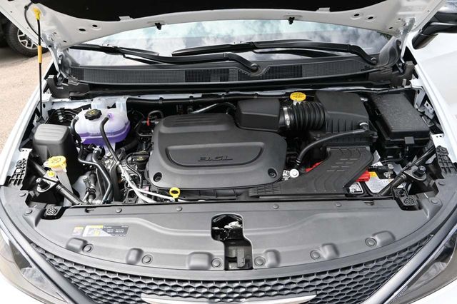 2025 Chrysler Voyager LX FWD - 22988984 - 31