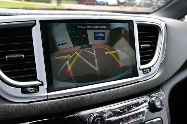 2025 Chrysler Voyager LX FWD - 22988984 - 33